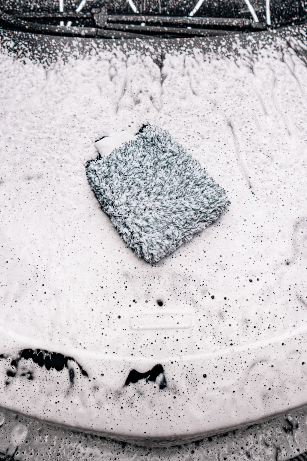 BLACKLINE® Plush Microfiber Wash Mitt