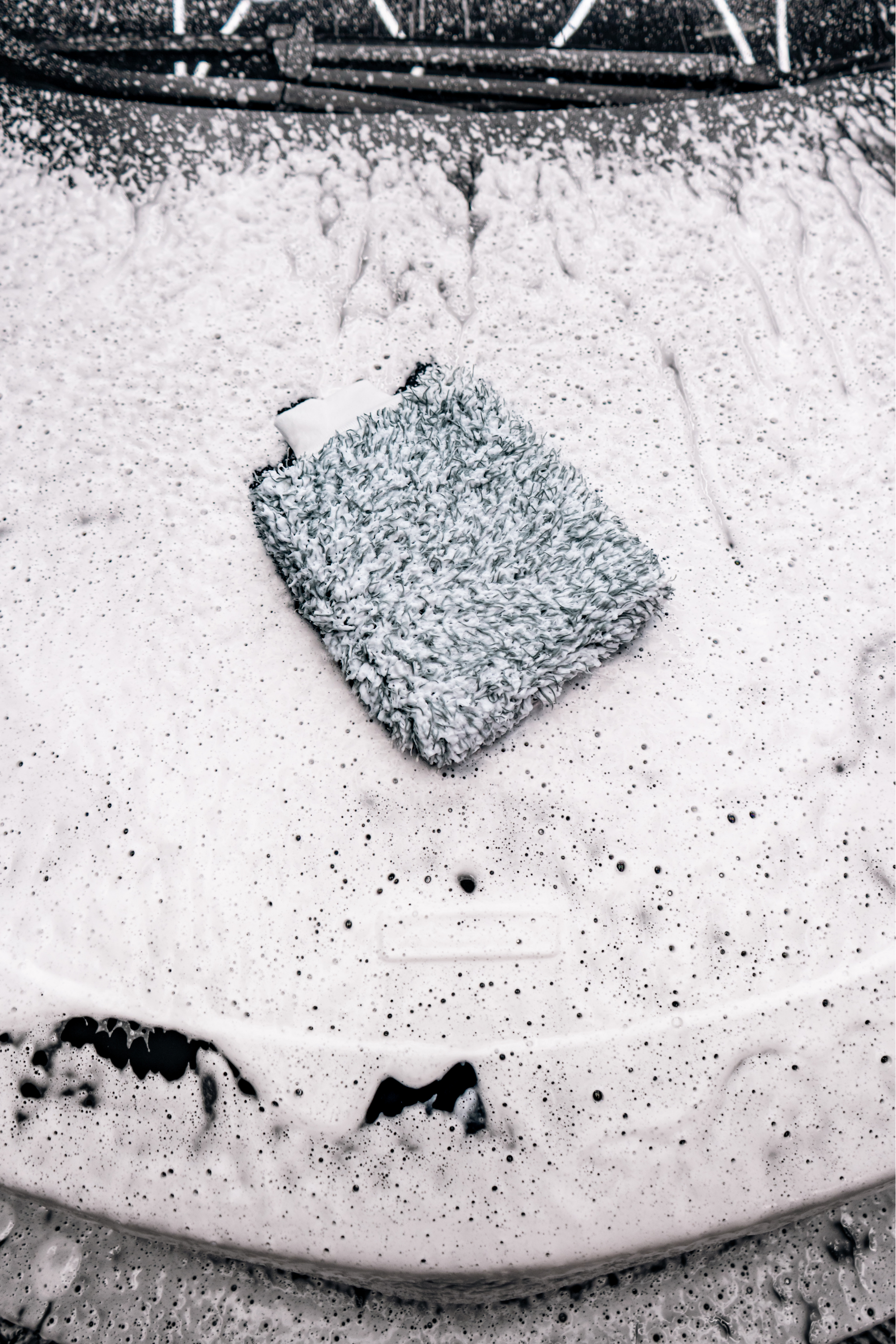 BLACKLINE® Plush Microfiber Wash Mitt